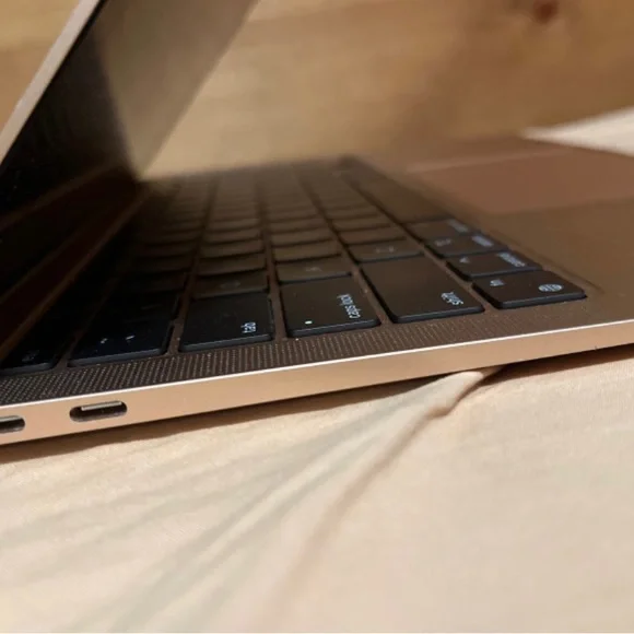 MacBookAir - Picture 2 of 3